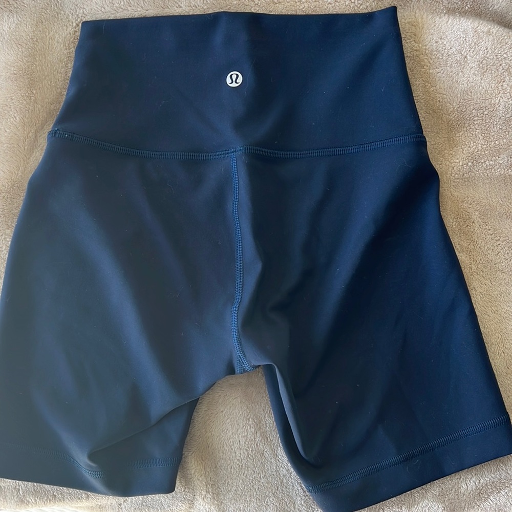 Lululemon wunder train 6 in shorts